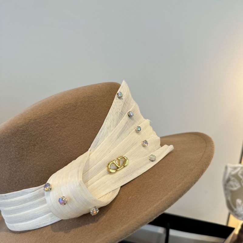 Valentino top hat (128)