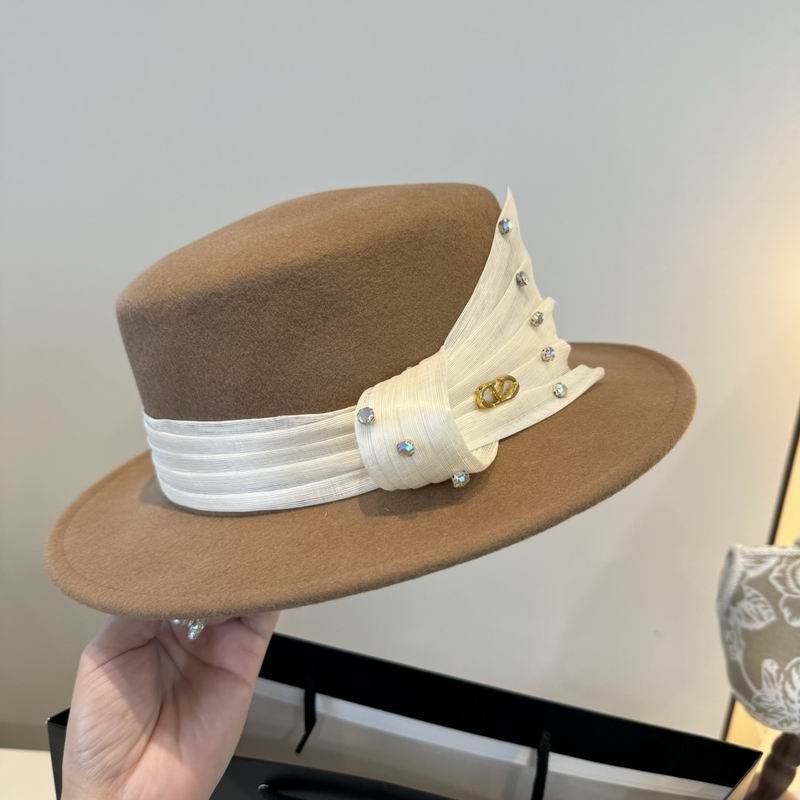 Valentino top hat (129)