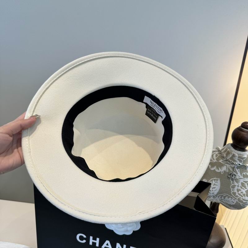 Valentino top hat (147)