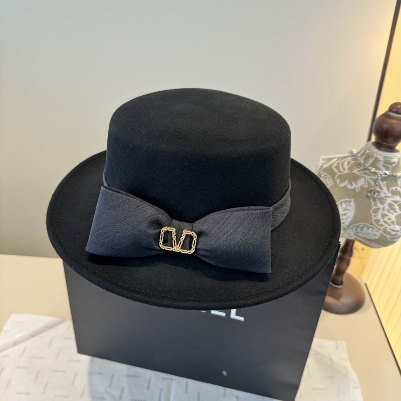 Valentino top hat (165)