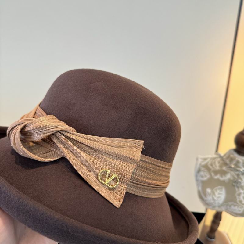 Valentino top hat (168)