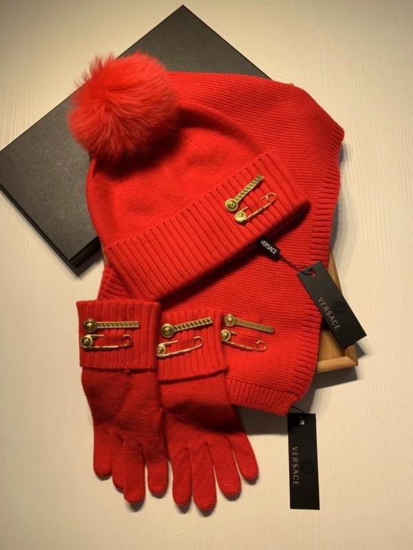 Versace scarf hat gloves hm (6)