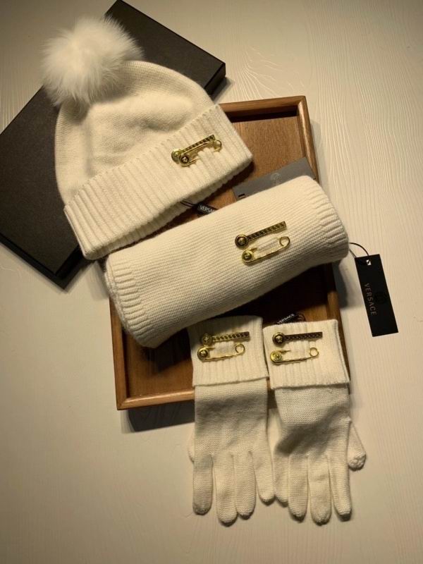 Versace scarf hat gloves hm (7)