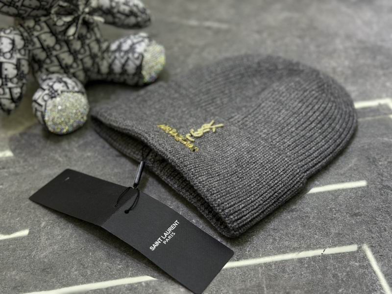 YSL Hat dx (939)