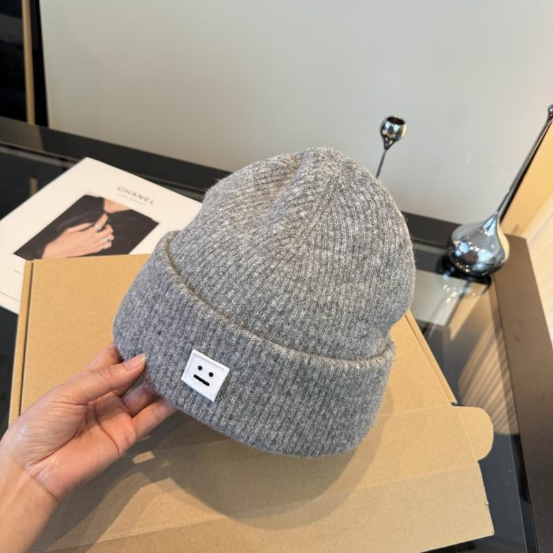 Acne hat (1267)