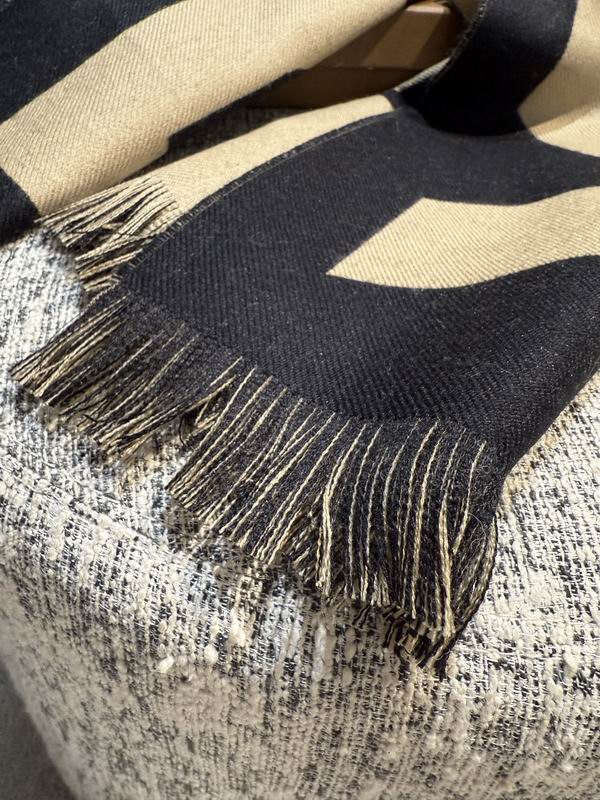 Burberry Scarf 36X180cm  E04 (1)