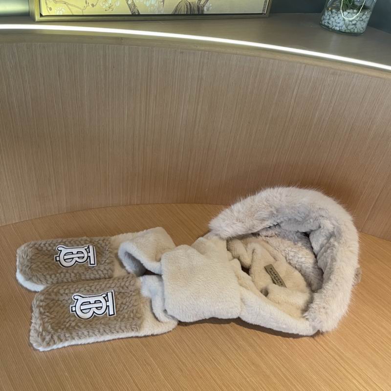 Burberry Scarf Hat (165)