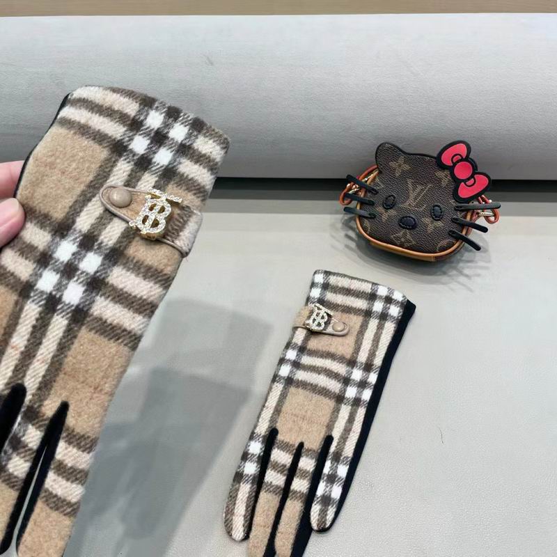 Burberry gloves 84 (3)