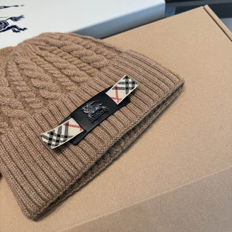 Burberry hat (682)