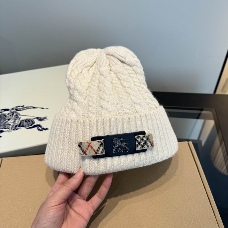 Burberry hat (693)