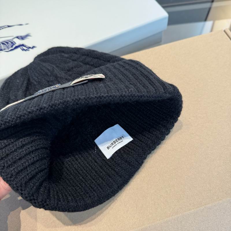 Burberry hat (699)