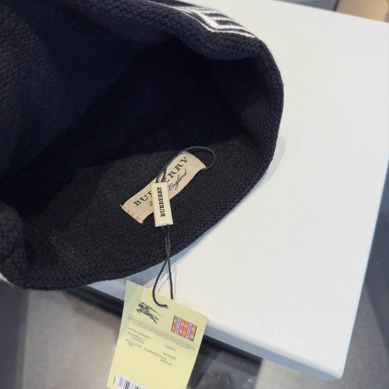 Burberry hat (940)
