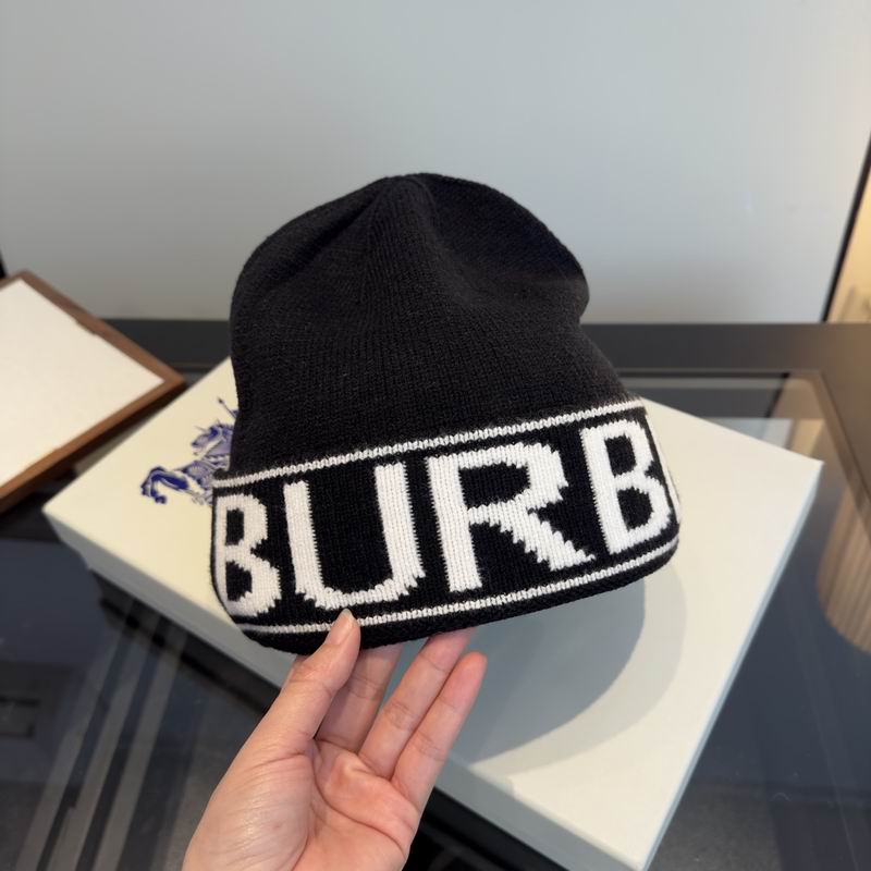Burberry hat (943)