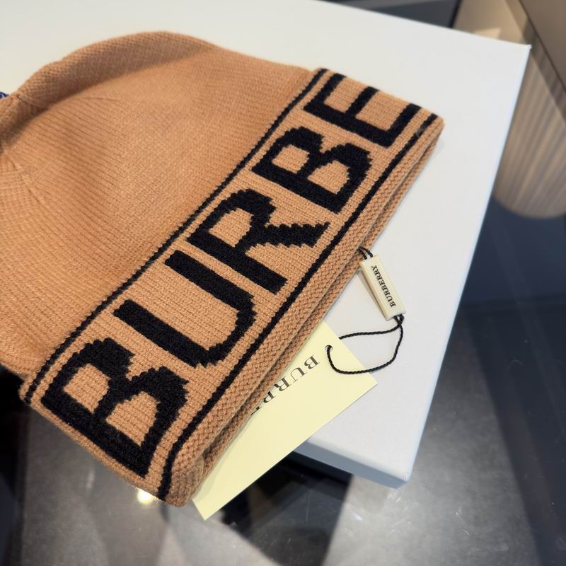 Burberry hat (950)