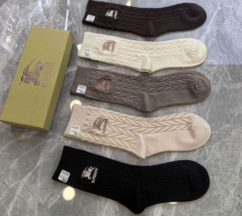 Burberry socks (2)