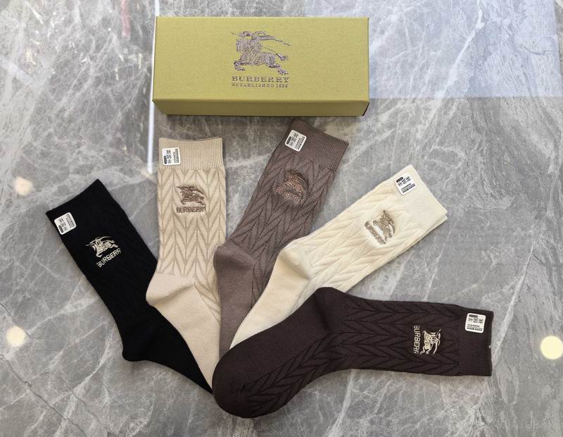 Burberry socks (3)