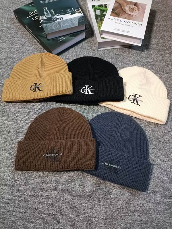 CK hat dx (590)