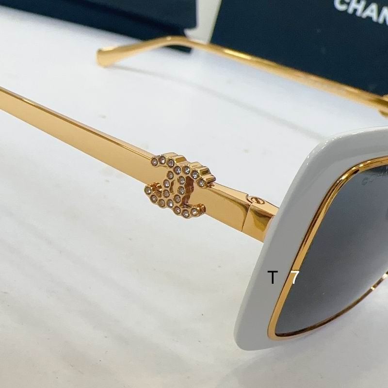 Chanel A71707 53 22-140 G06