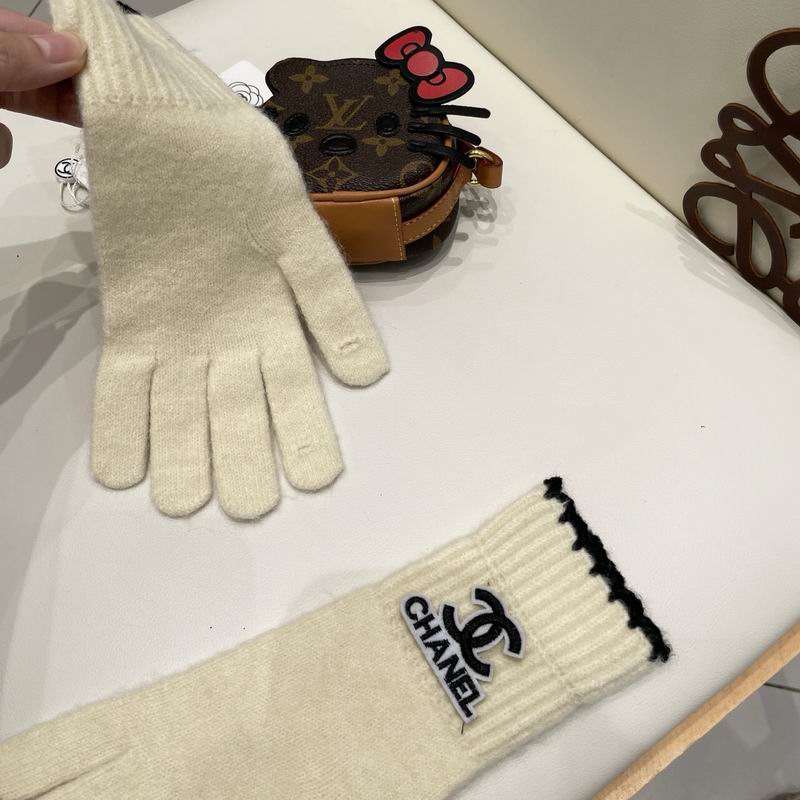 Chanel Gloves 43 (15)