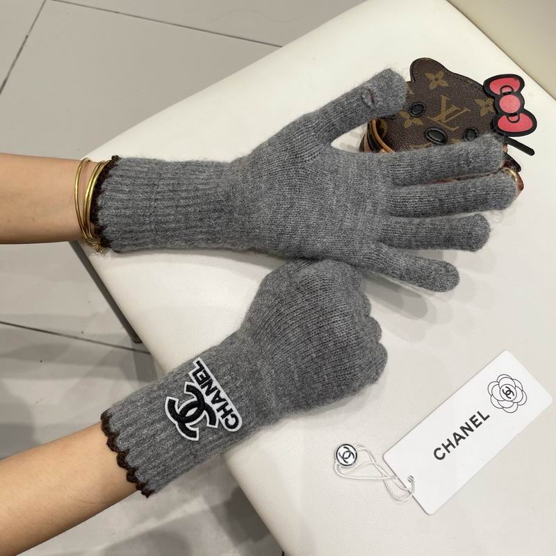 Chanel Gloves 43 (19)