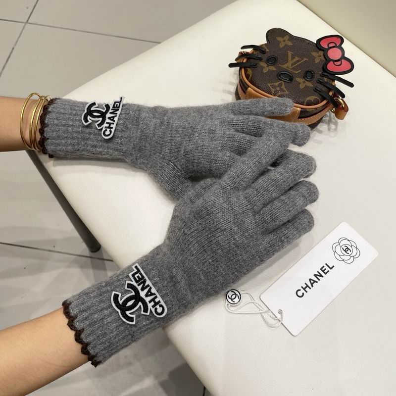 Chanel Gloves 43 (22)