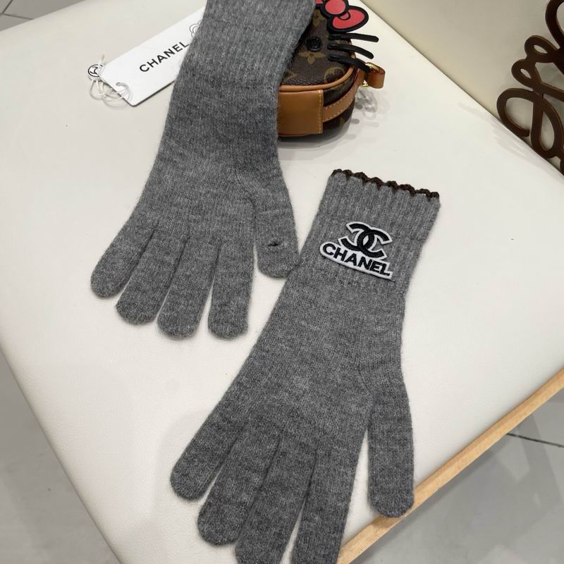 Chanel Gloves 43 (24)