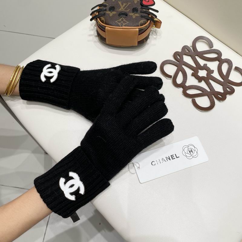 Chanel Gloves 47 (40)