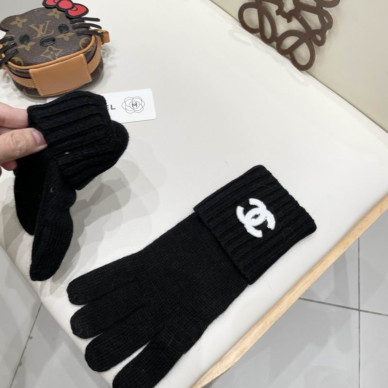 Chanel Gloves 47 (43)