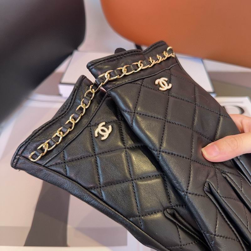 Chanel Gloves 60 (1)