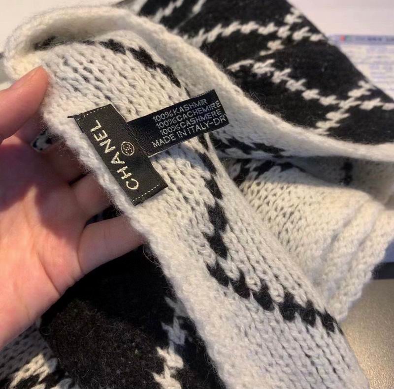 Chanel Scarf 32X180cm E24 (4)