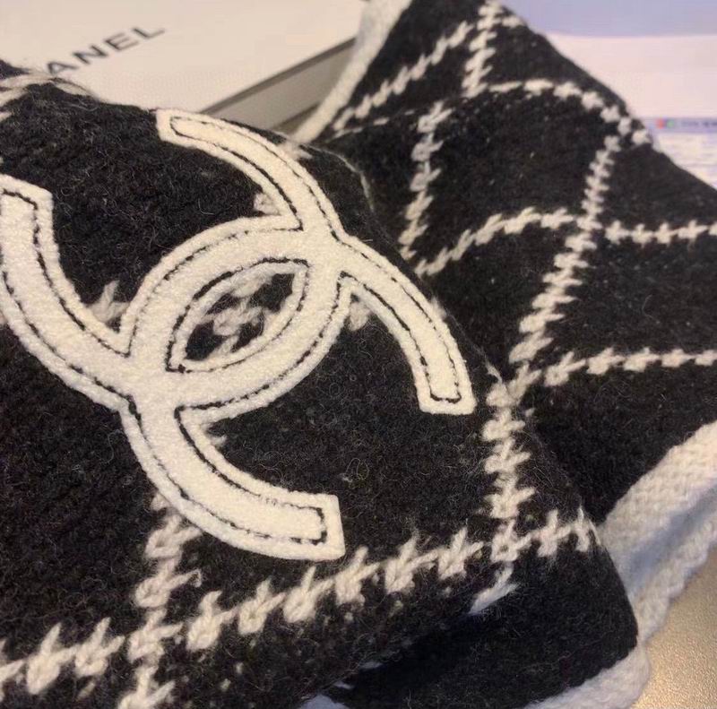 Chanel Scarf 32X180cm E24 (5)