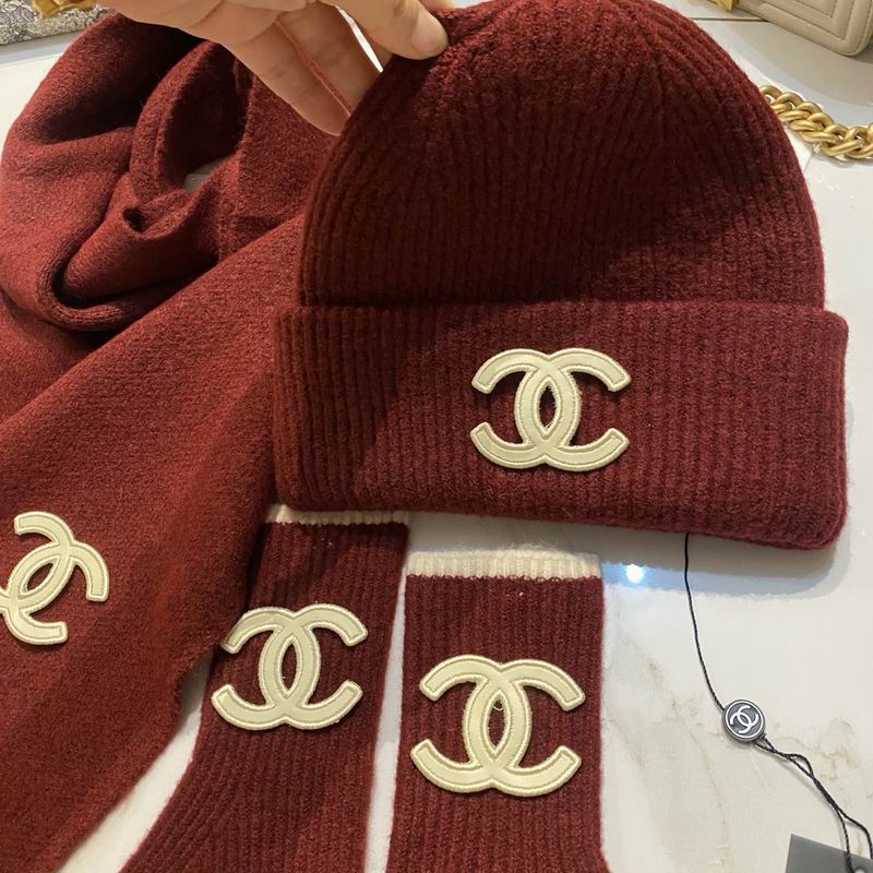 Chanel Scarf Hat Gloves (40)