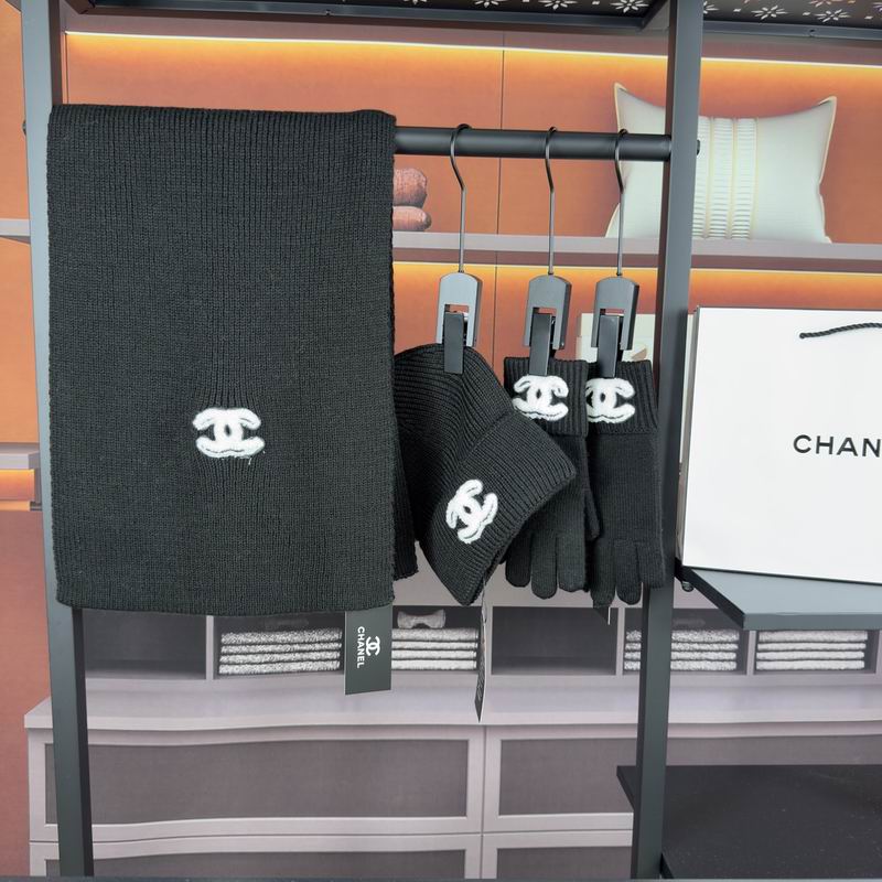 Chanel Scarf Hat Gloves (70)