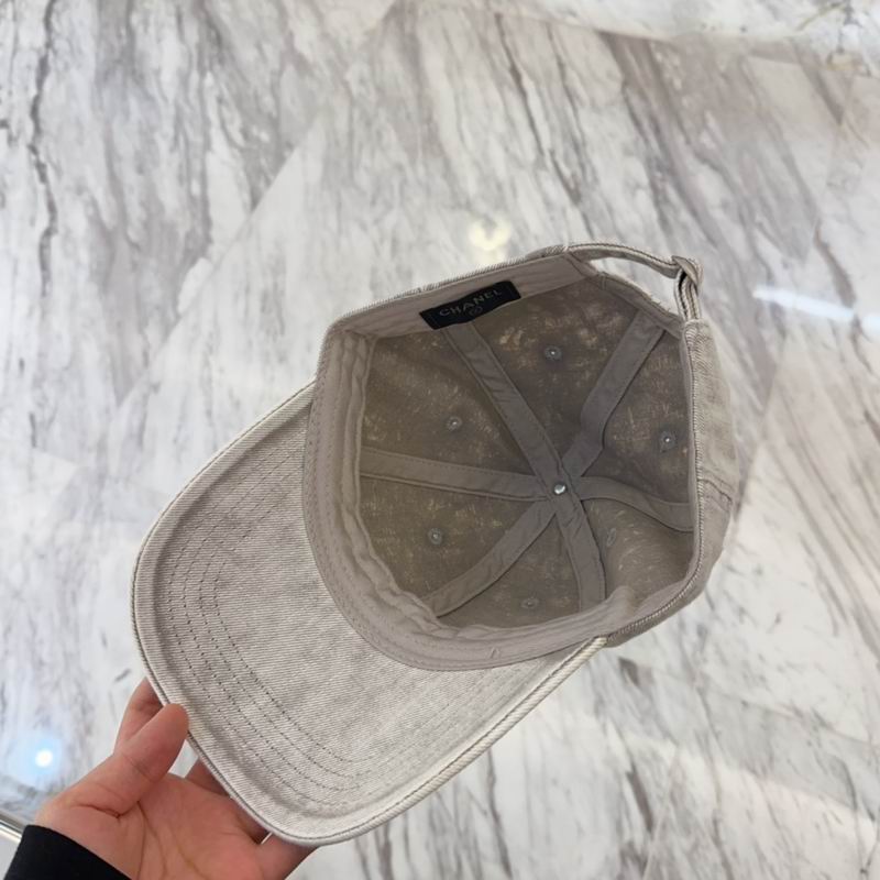 Chanel cap (1142)