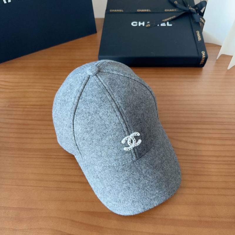 Chanel cap (384)