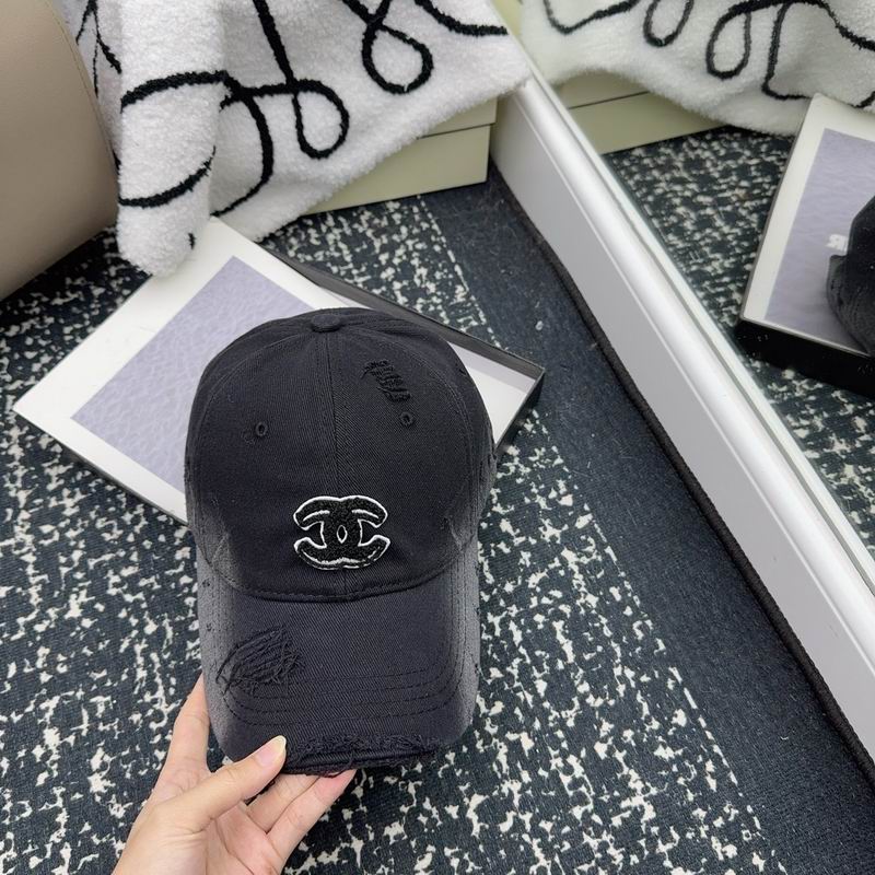 Chanel cap (385)
