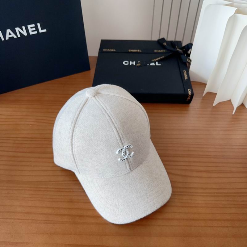 Chanel cap (402)