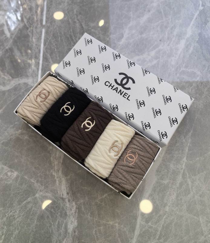 Chanel socks (1)