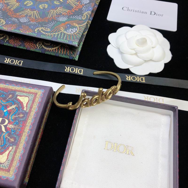 Dior Bracelet 09yxx08 (4)