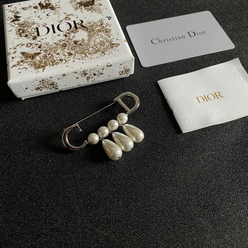 Dior Brooch 09yxx01 (10)