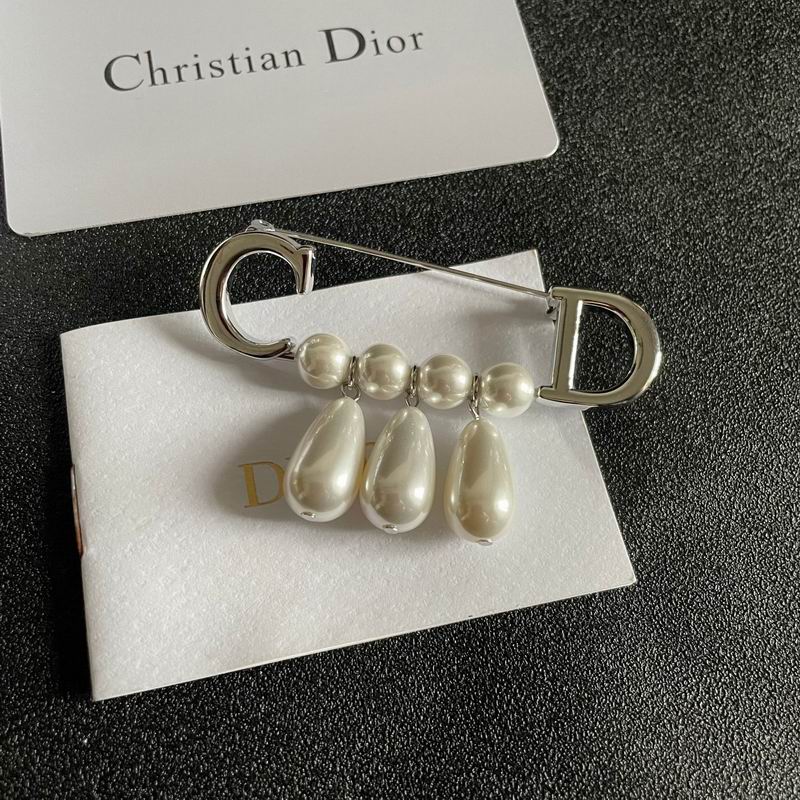 Dior Brooch 09yxx01 (4)