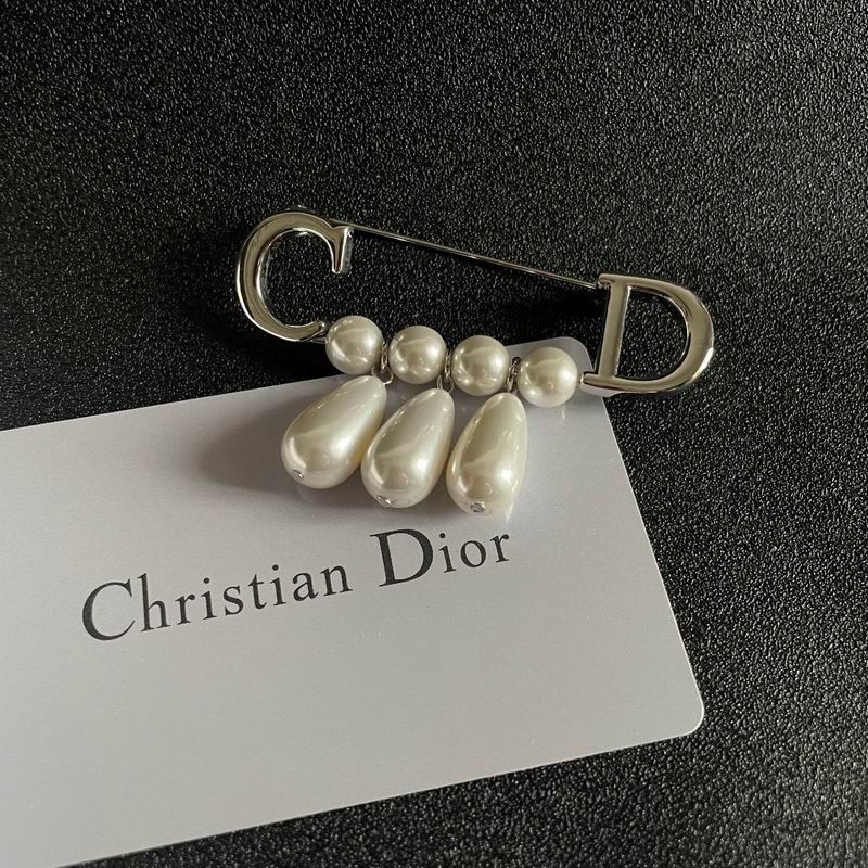 Dior Brooch 09yxx01 (5)