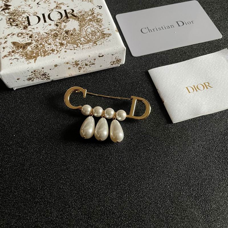 Dior Brooch 09yxx01 (6)