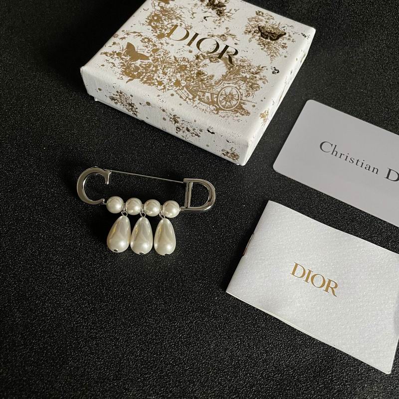 Dior Brooch 09yxx01 (9)