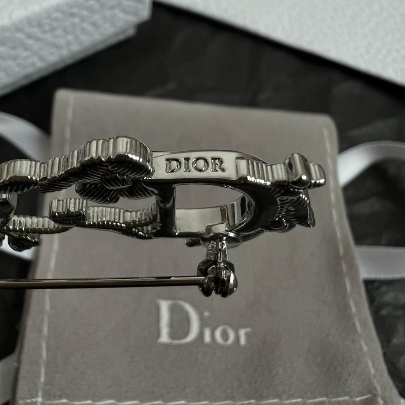 Dior Brooch 11yxx03 (10)