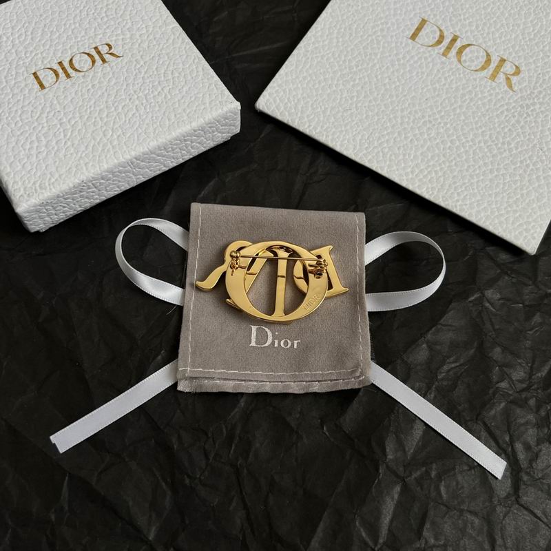 Dior Brooch 11yxx08 (12)