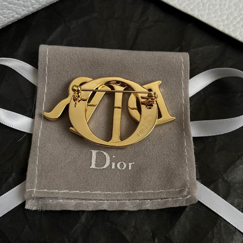 Dior Brooch 11yxx08 (13)