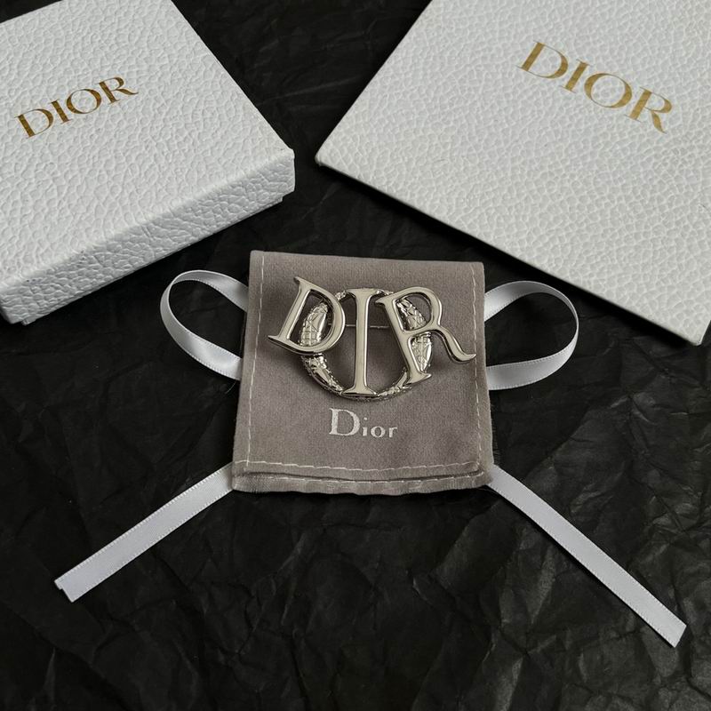 Dior Brooch 11yxx08 (5)