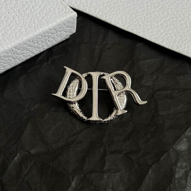 Dior Brooch 11yxx08 (6)