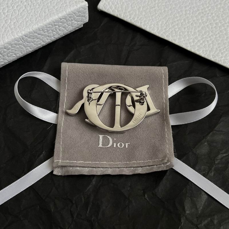 Dior Brooch 11yxx08 (8)
